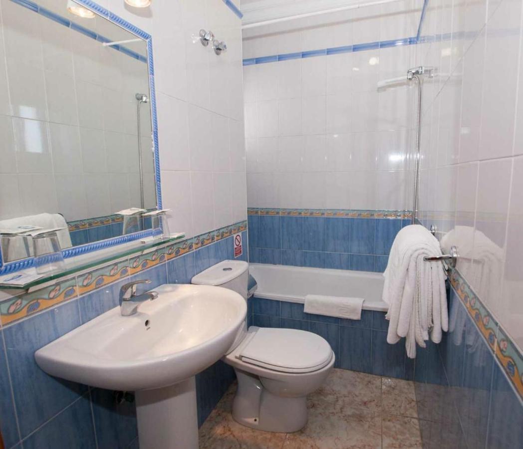 Hostal Sonrisa Del Mar Conil De La Frontera Exterior foto