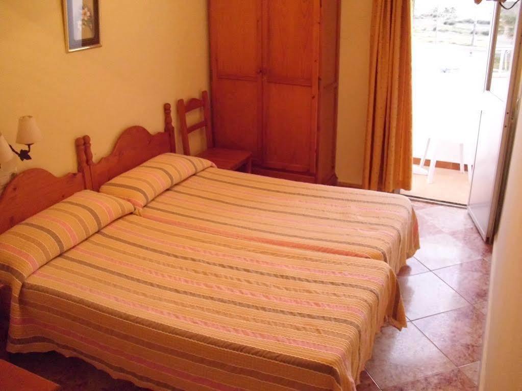 Hostal Sonrisa Del Mar Conil De La Frontera Exterior foto